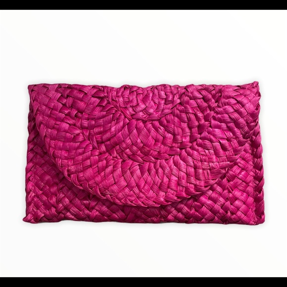 Handbags - Woven Straw Clutch